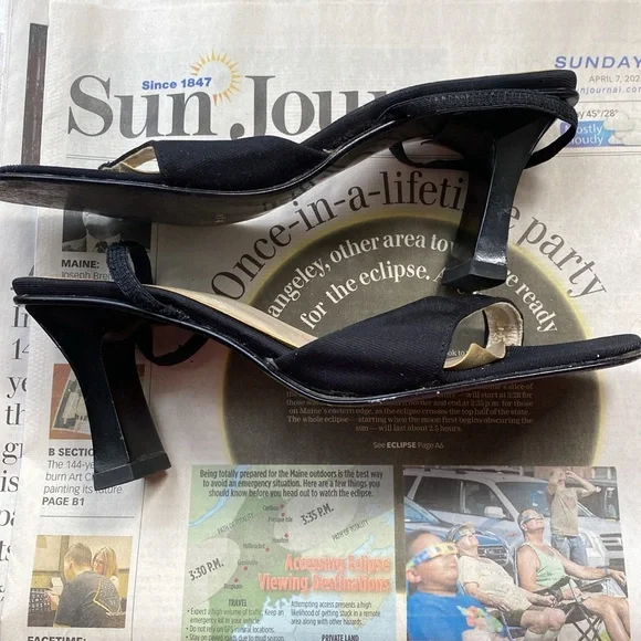 Basinger black sandals. Good condition overall.size 7 - Picture 5 of 6